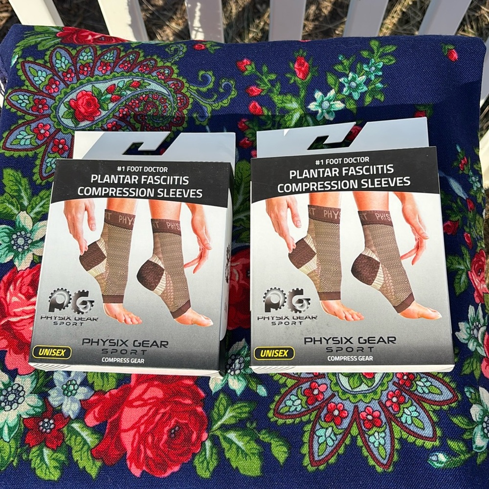 Physix Gear Plantar Fasciitis Compression Sleeves , You Get 2 Pair Small NIB